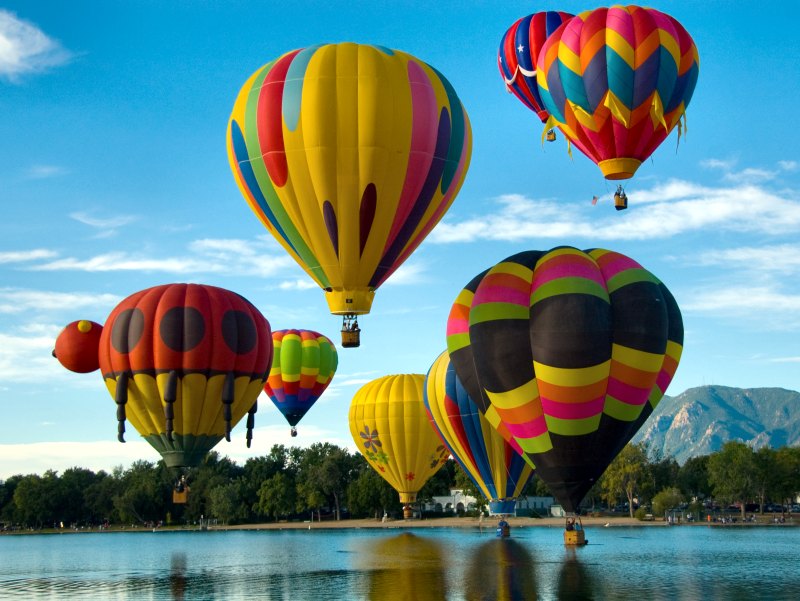 Résultat de recherche d'images pour "montgolfière"