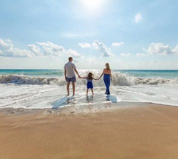 beach-family